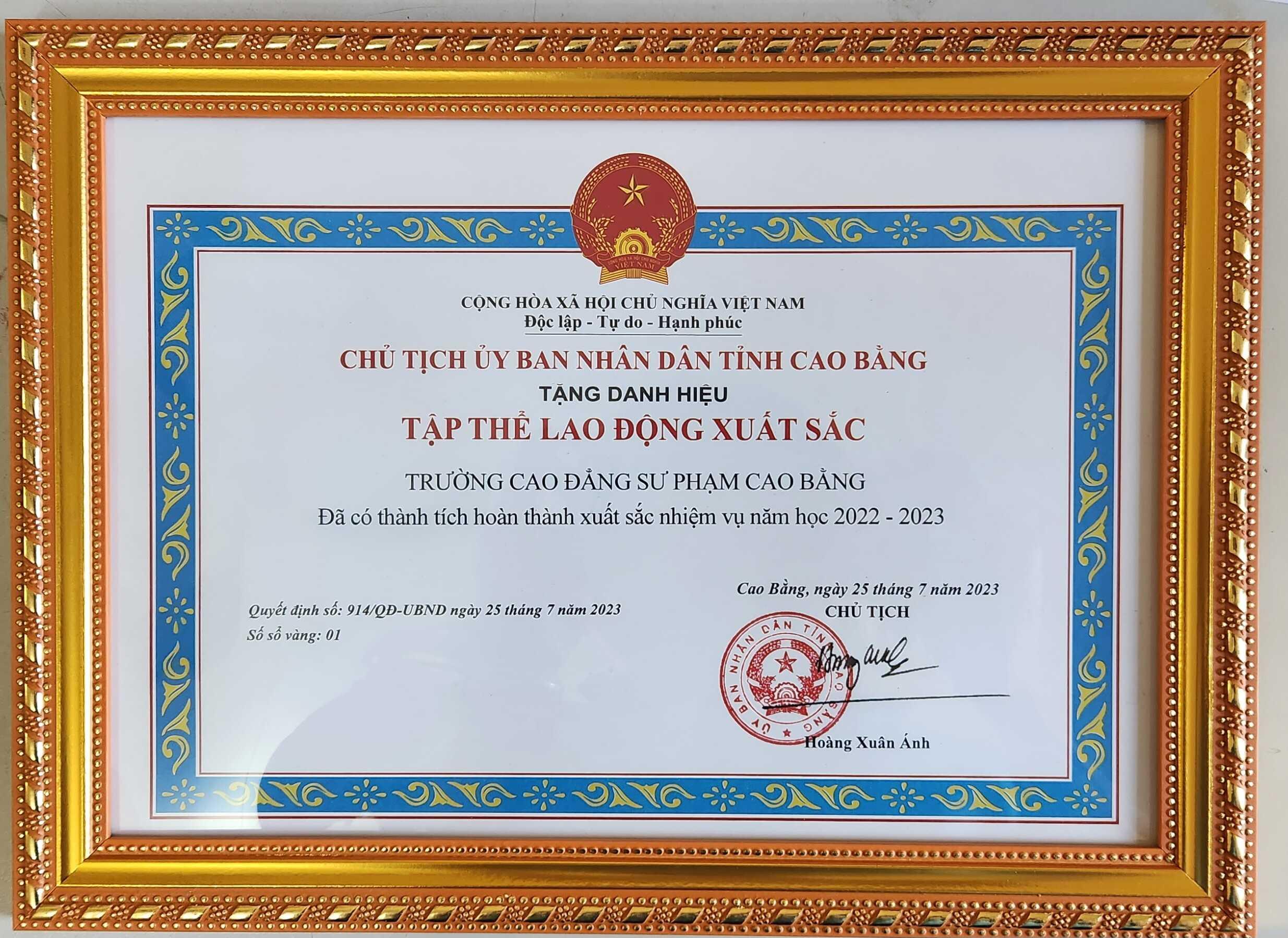 Trường CĐSP Cao Bằng được Chủ tịch UBND Tỉnh tặng danh hiệu Tập thể lao động xuất sắc